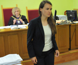 Wyzywał posłankę PO, ma zapłacić 10 000 zł