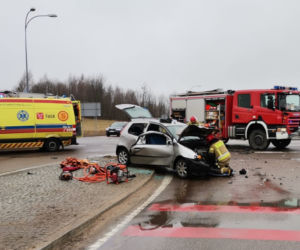 Wypadek na obwodnicy Gołdapi. Pięć osób rannych! Droga CAŁKOWICIE ZABLOKOWANA
