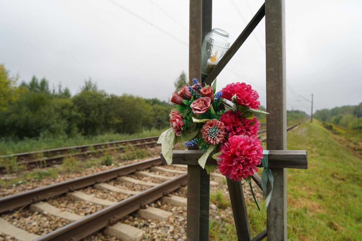 Sebastian miał tylko 14 lat, Anielka i Jaś byli jeszcze młodsi. Zginęli w potwornych wypadkach na torach