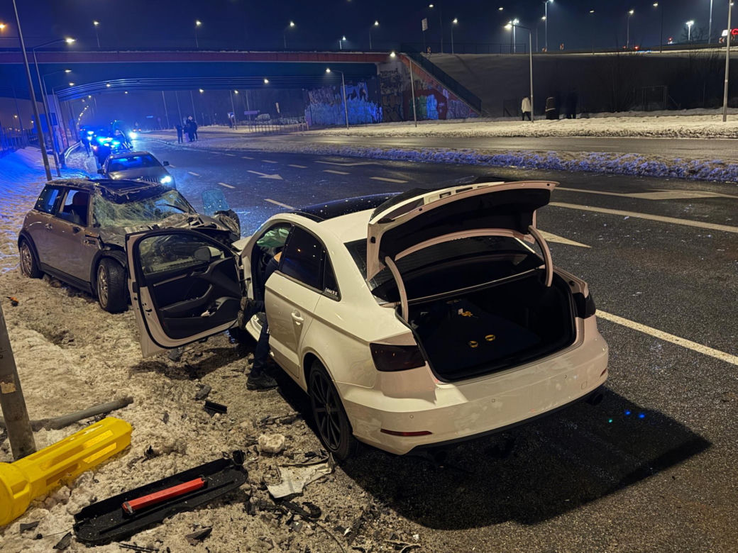Cztery auta rozbite w Warszawie. Szokujące ustalenia policji!