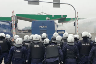 Kuźnica. Polski policjant ciężko ranny w głowę. Jest w szpitalu