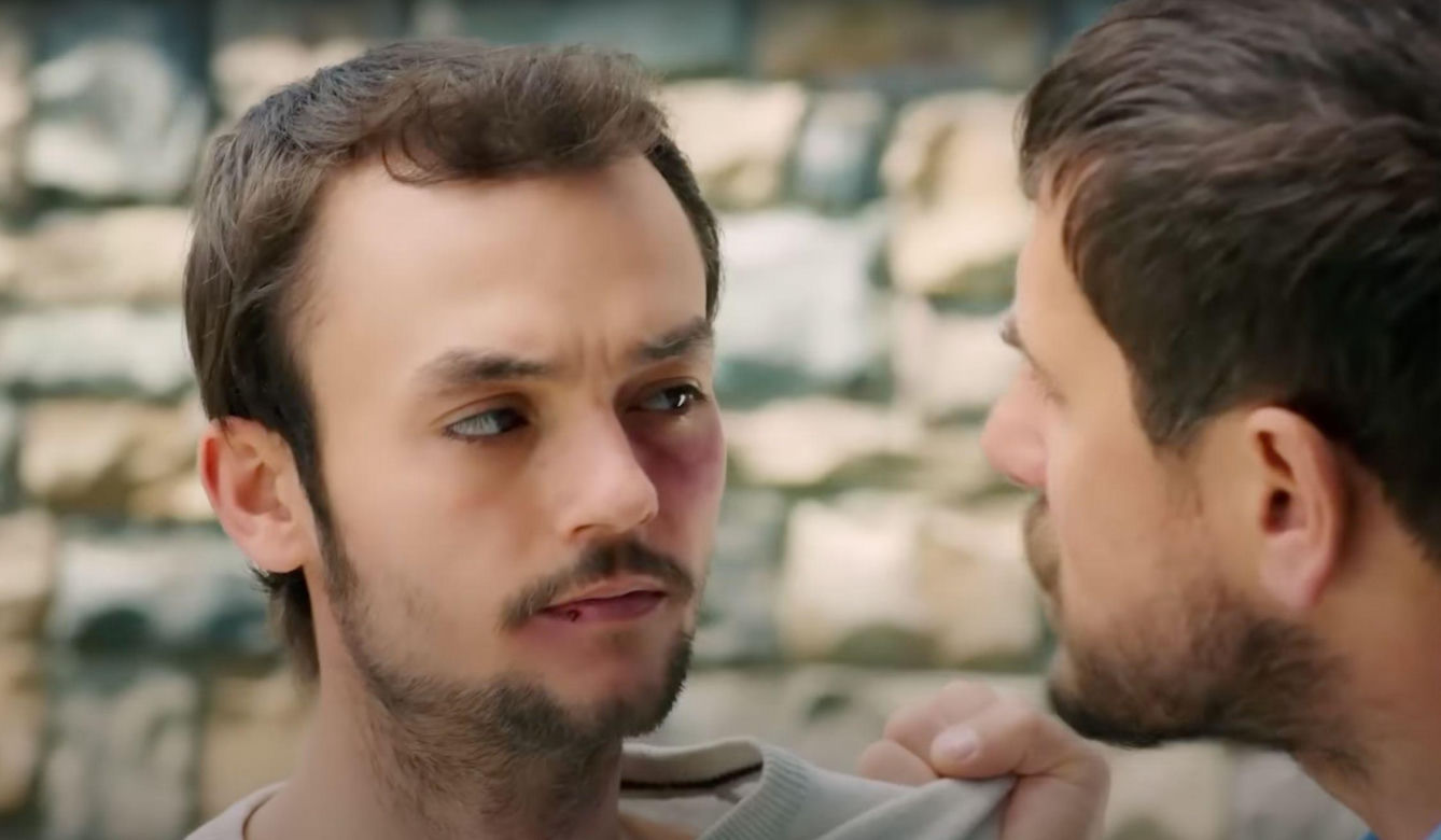 Porywacz Ragip znów zasadza się na Melis i Zeynep.