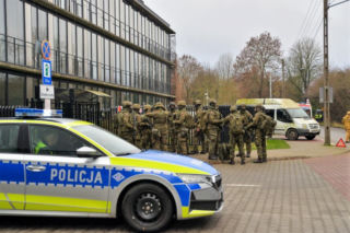 Antyterroryści, WOT i Straż Pożarna w Gaz-Systemie. Ćwiczono m.in. atak dronów i pożar
