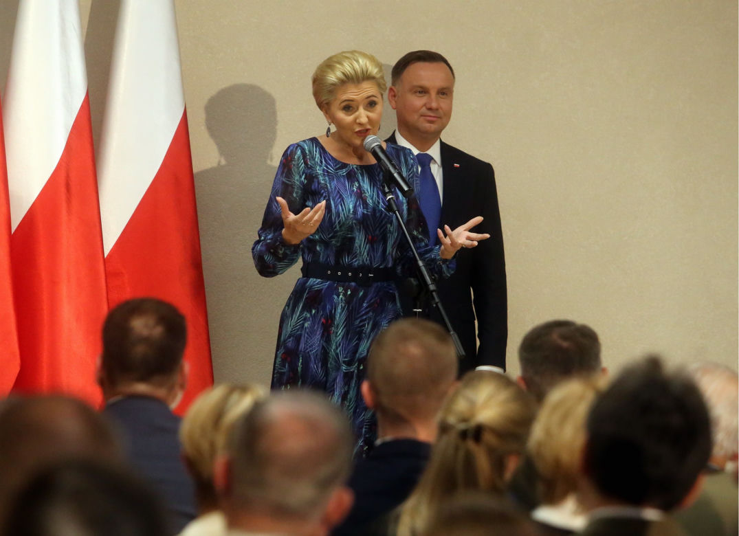 Najlepsze stylizacje Agaty Dudy