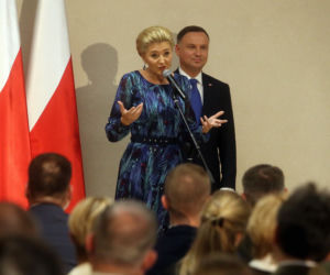Najlepsze stylizacje Agaty Dudy