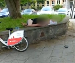 Konin. Para uprawiała SEKS w centrum miasta! Nagranie wyciekło do sieci [ZDJĘCIA]