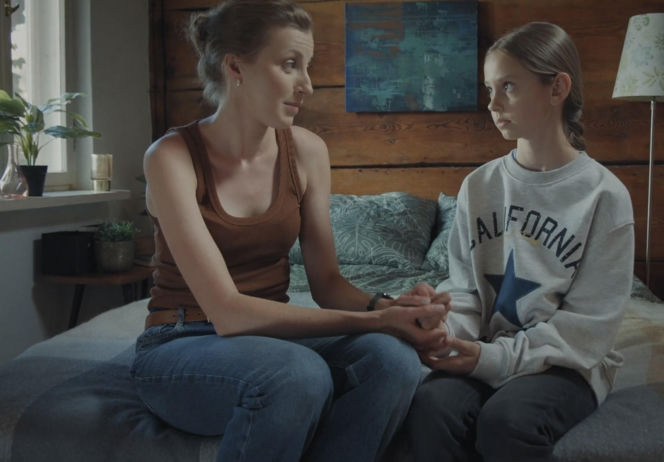 M jak miłość, odcinek 1894. Natalka (Dominika Suchecka), Hania (Wiktoria Basik)