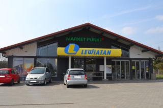 Żabka będzie miała konkurenta. Znana sieć otwiera nowe sklepy osiedlowe i punkty z hot dogami