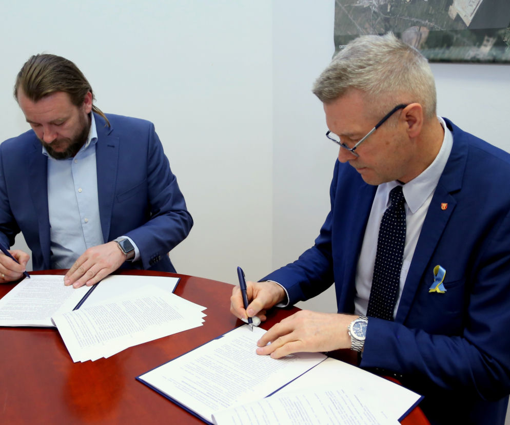 Popisanie umowy z wykonawcą inwestycji na ulicy Kredowej