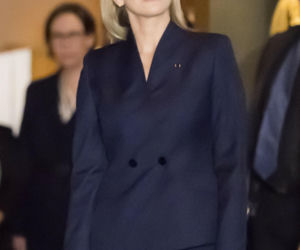 Marta Nawrocka w garniturach