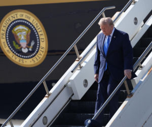 Uzbrojony mężczyzna czekał na Trumpa! Potem incydent ze śmigłowcem