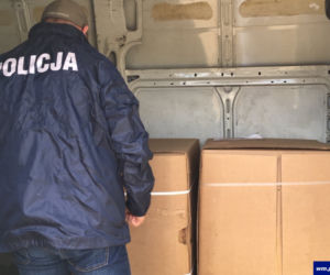 Zabezpieczyli 10 ton nielegalnego tytoniu. Połączone siły policjantów i funkcjonariuszy KAS