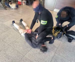 Napadli na Norwega w centrum Gdańska, grozili mu nożem i zmusili do wypłaty pieniędzy z bankomatu
