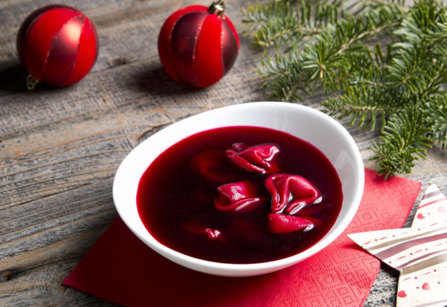 Najlepszy barszcz wigilijny z uszkami – klasyka świąt w perfekcyjnym wydaniu