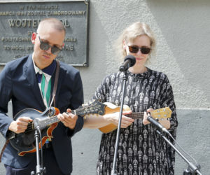 Rodzina Wojciecha Młynarskiego świętuje! Bardzo fajna uroczystość. 