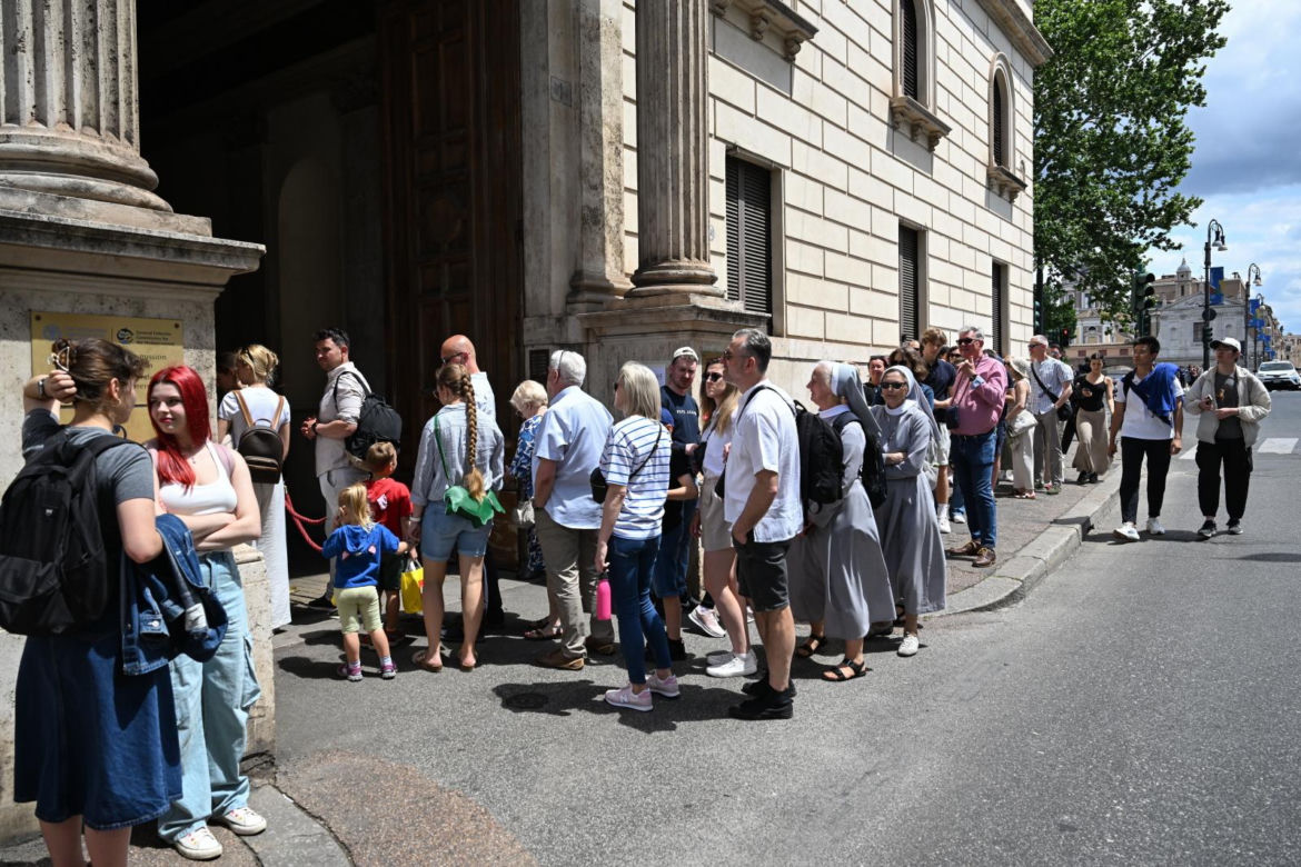 Głosowanie w lokalu wyborczym w Instytucie Polskim w Rzymie