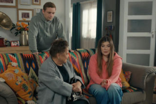 Barwy szczęścia, odc. 3336. Agata (Natalia Zambrzycka), Hubert (Marek Molak), Lucyna Zwierzchowska (Grażyna Zielińska)