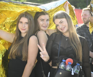 Fani w upale czekają na koncert The Weeknd. Tłumy w Warszawie