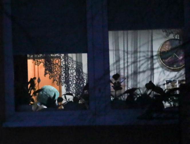 Dwa dni przed tragedią pozowali razem do zdjęcia. Dziś w mieszkaniu przy Bałtyckiej 3 nadal pracują śledczy