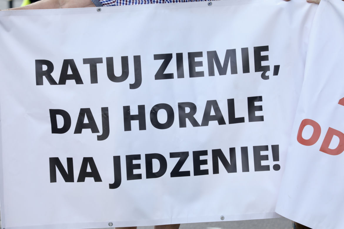 Rolnicy w stolicy przeciwko CPK. Protest przy dworcu zachodnim przed siedzibą spółki