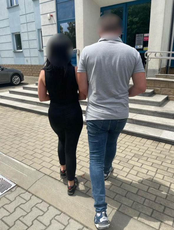 Policja rozbiła szajkę handalrzy narkotyków w Krakowie. Działali w salonie piękności