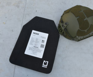 Puste półki w sklepach z militariami. Wykupują kamizelki kuloodporne, broń i amunicję