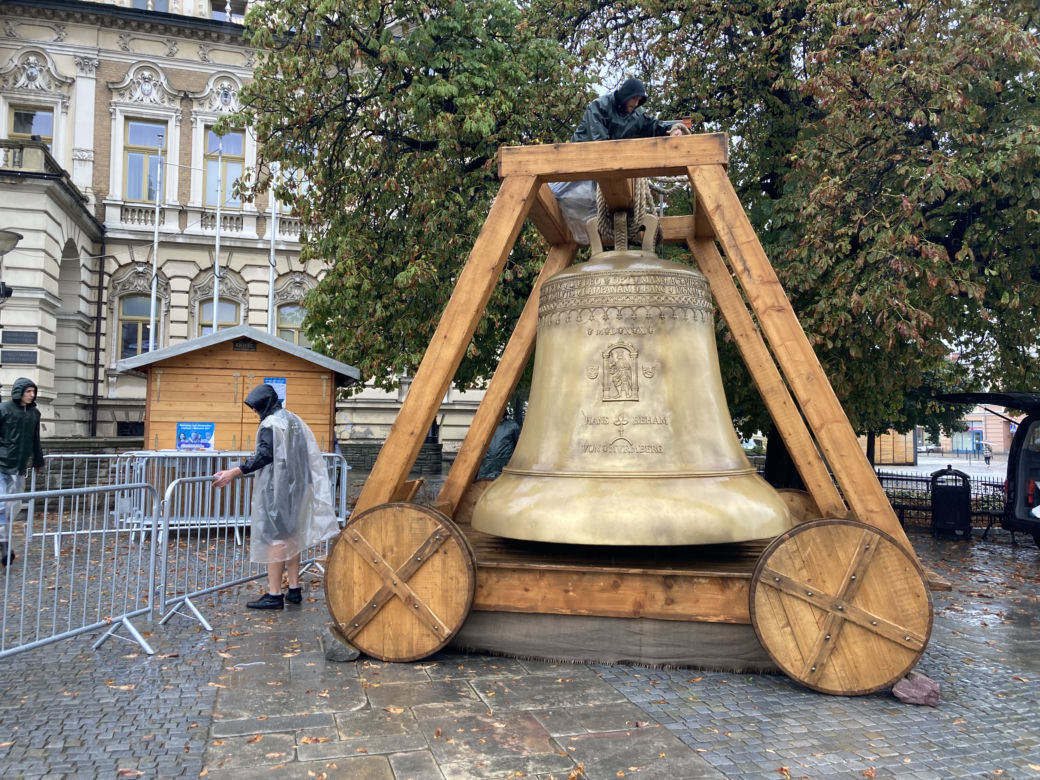 Replika dzwonu Zygmunt w Nowym Sączu