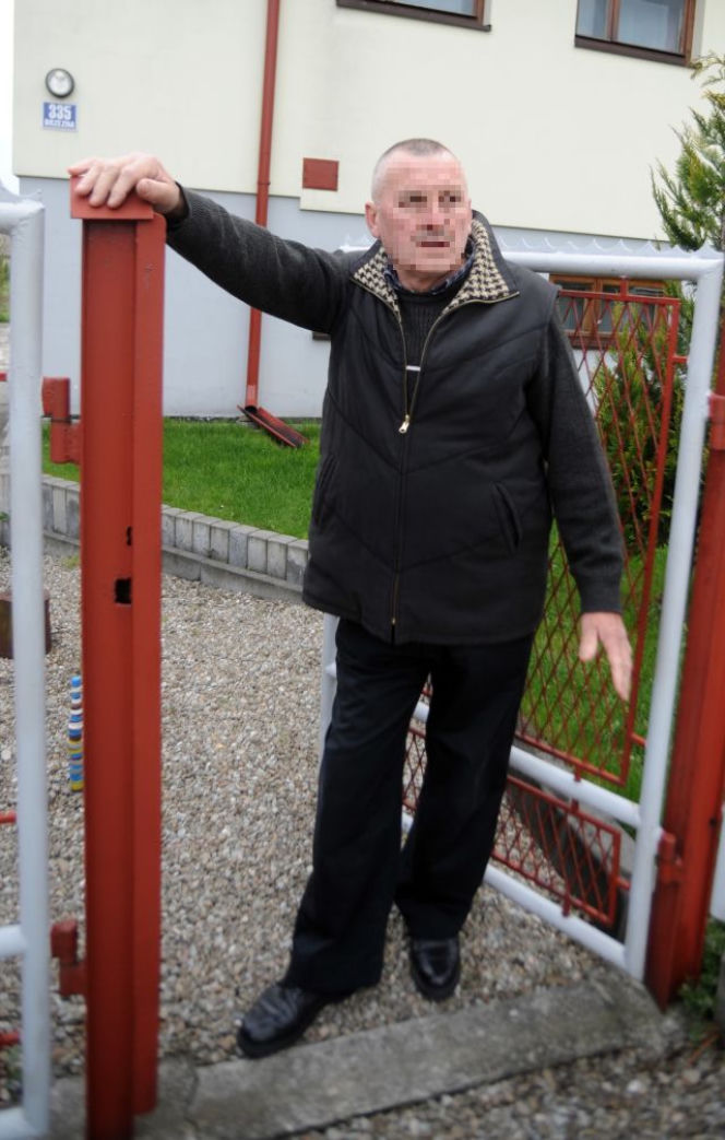 Rodzice ZAGŁODZILI dziecko! Wychowywali je zgodnie z naturą...