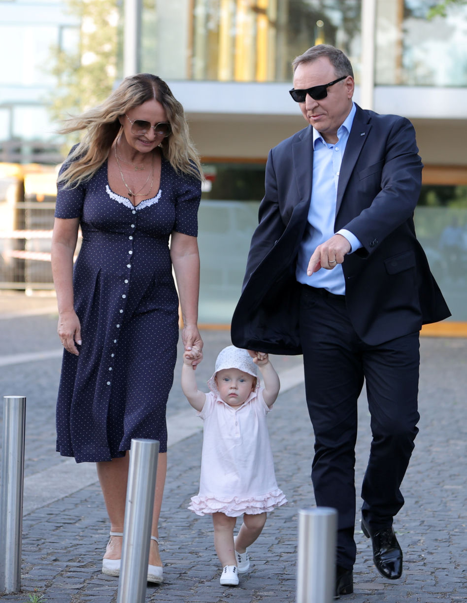 Córka Kurskich w Polu postawiła pierwsze kroki. Tata pęka z dumy