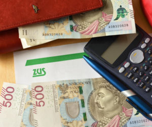 Koniec przywilejów! Rząd Tuska każe płacić pierwszej damie, księżom i rolnikom