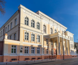 Wydział Ekonomii i Zarządzania UwB przy ul. Warszawskiej 63 przeszedł remont [ZDJĘCIA]