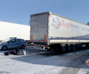 Obywatele Afganistanu spędzili w naczepie TIR-a kilkanaście godzin