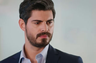 Panna młoda, odcinek 38: Cihan i Hancer zostają na noc u Deryi. Dojdzie między nimi do zbliżenia?