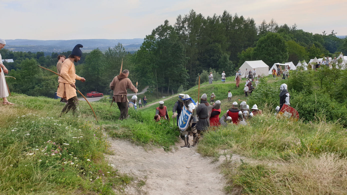 Góra św. Marcina obleżona przez wojów! Tak było w poprzednich latach!