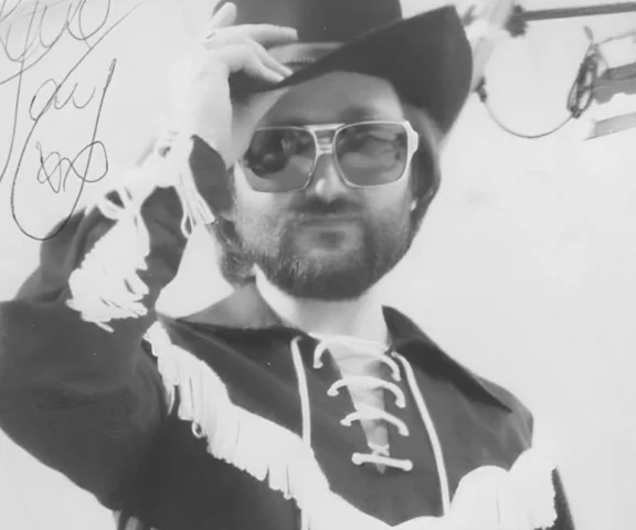 Tony Thorpe nie żyje. Był członkiem zespołu The Rubettes od hitu Sugar Baby Love