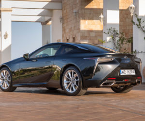 Lexus LC500 5.0 V8 477 KM Carbon