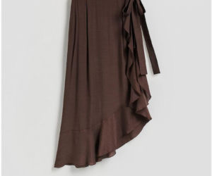 To najmodniejsza spódnica tej wiosny. W Reserved znajdziesz idealne modele