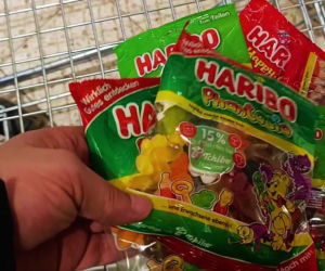 Żelki Haribo w polskich i niemieckich sklepach