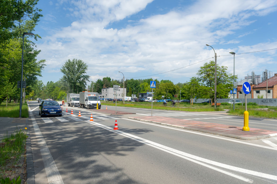 Drogowcy poprawiają bezpieczeństwo pieszych na Bemowie