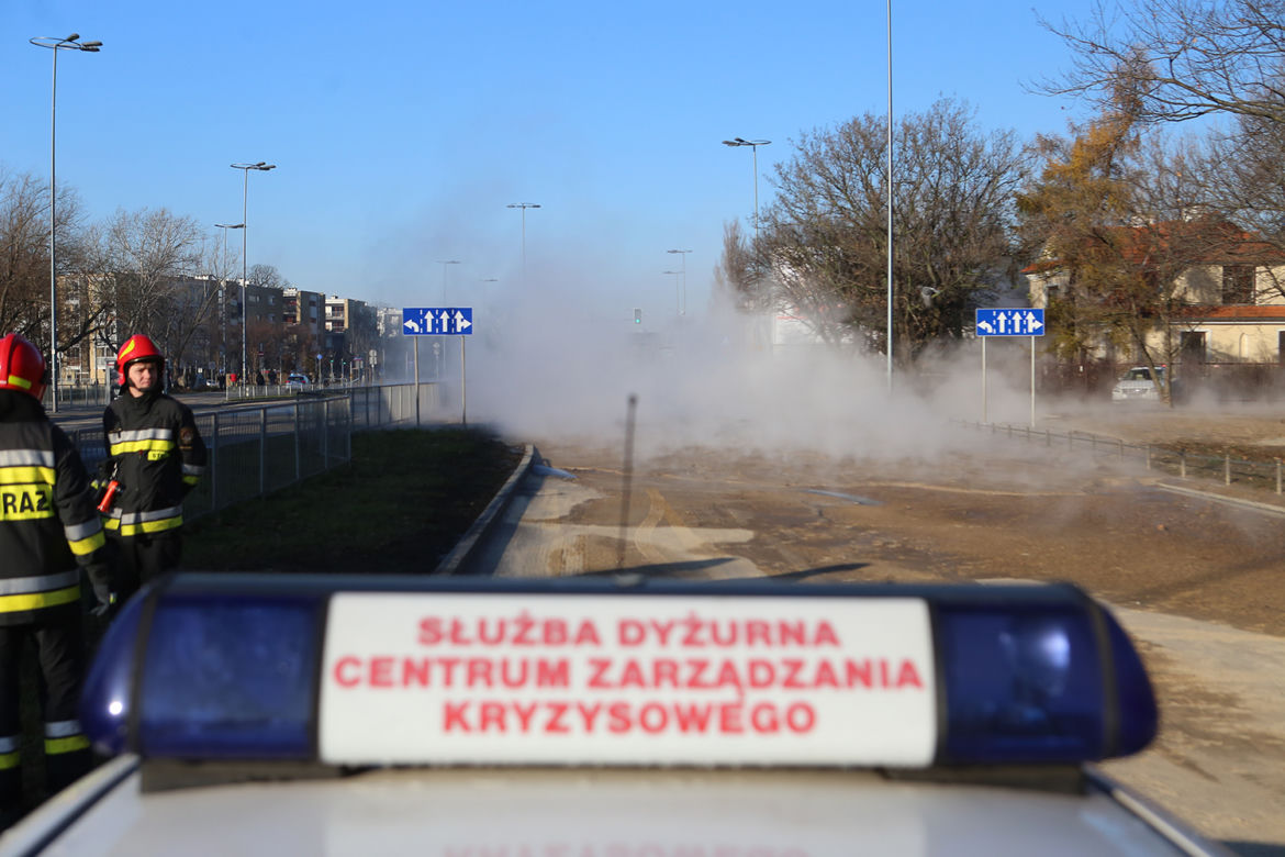 GALERIA-Awaria rury ciepłowniczej na Sadybie w Warszawie