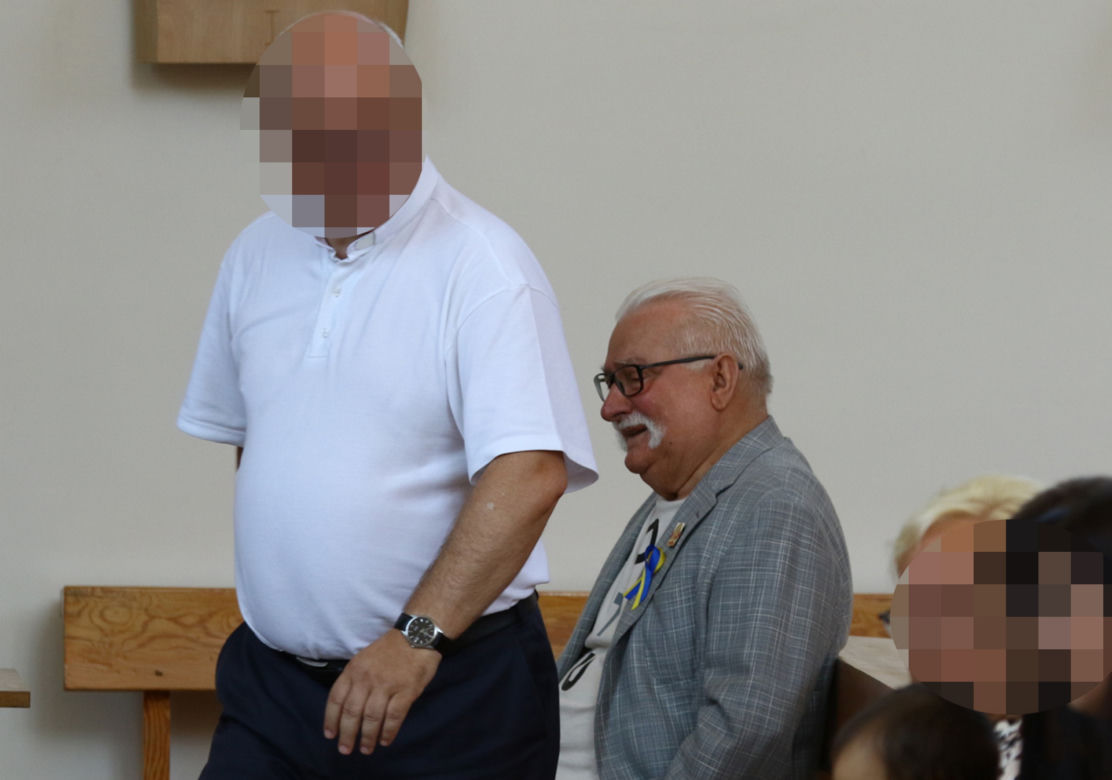 Lech Wałęsa wyszedł ze szpitala. Swoje kroki skierował do kościoła