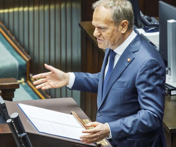 Niepokojące słowa Tuska ws. dostaw paliw do Polski. Nowa o sytuacji krytycznej