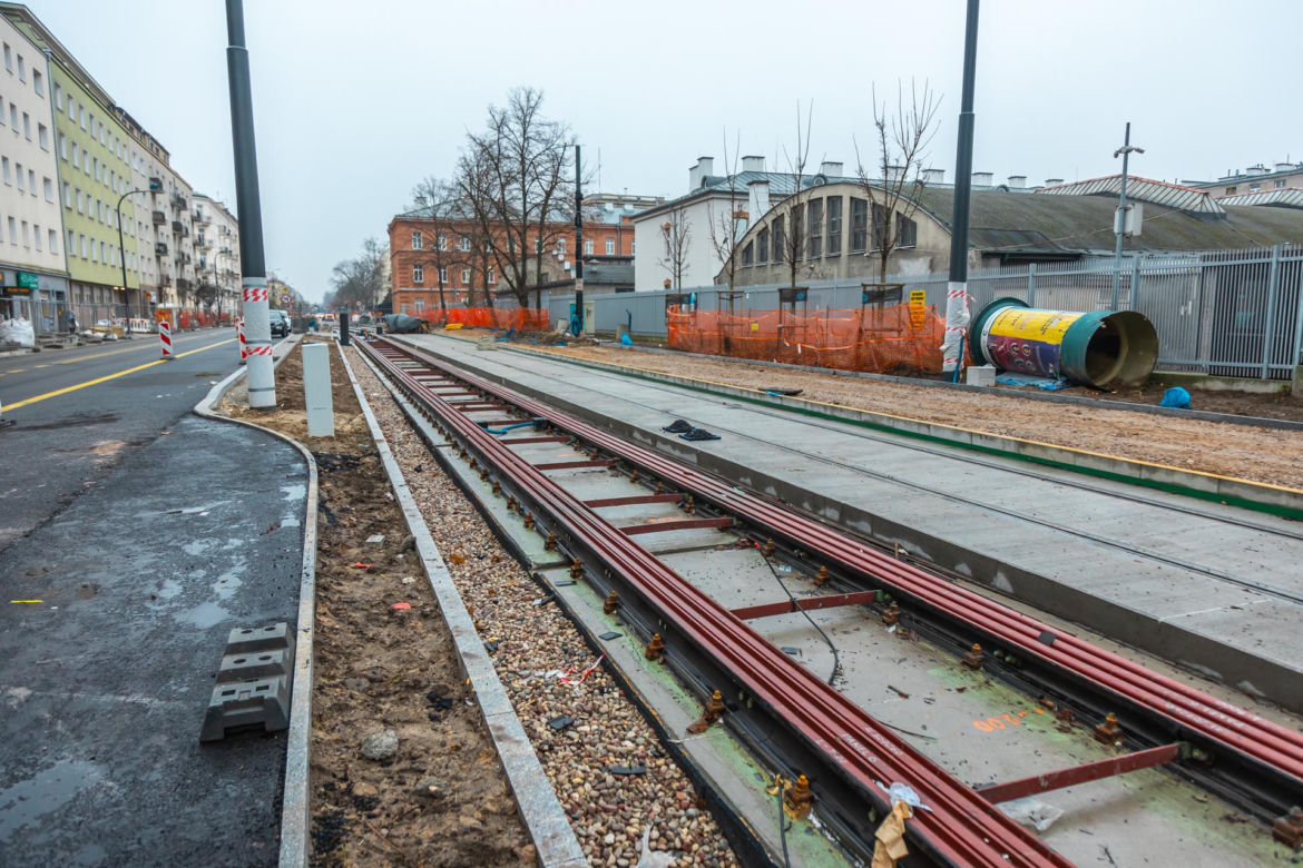 Budowa tramwaju na Rakowieckiej w Warszawie w styczniu 2025 r.