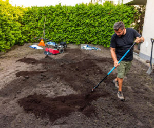 Nowoczesna glebogryzarka ułatwia pracę w ogrodzie na wiosnę