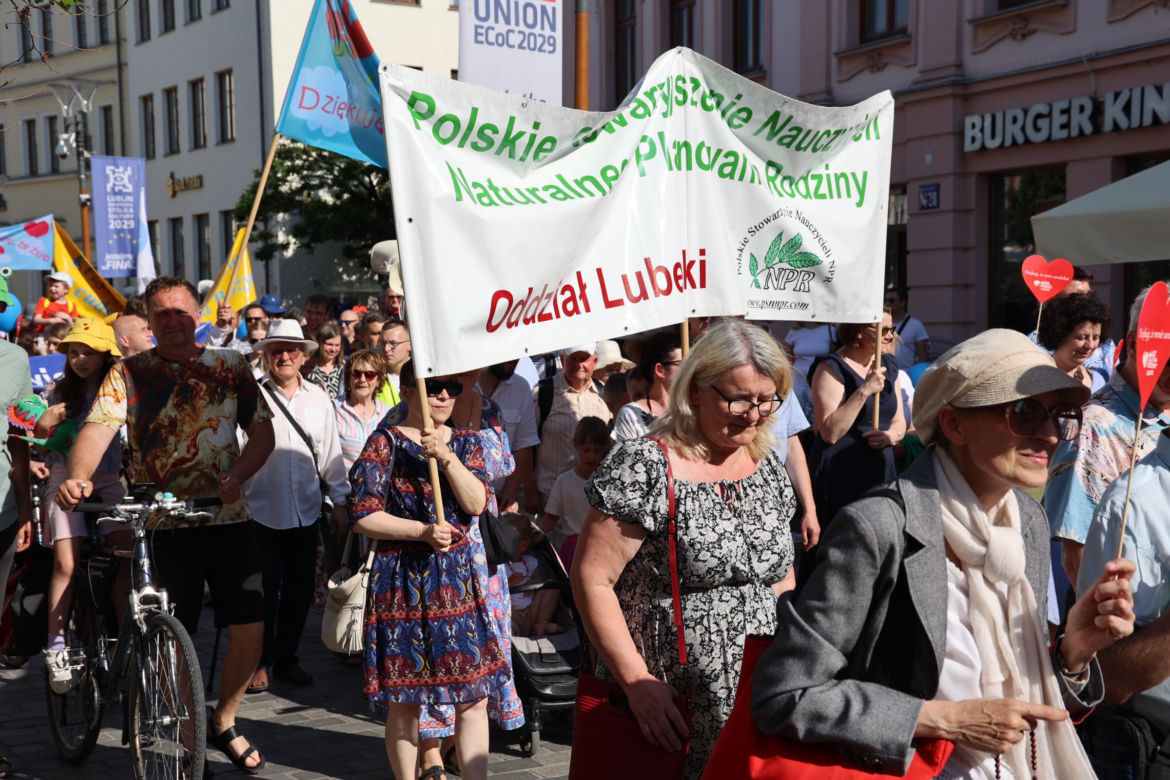 Marsz dla Życia i Rodziny 2024 w Dzień Matki przeszedł przez centrum Lublina