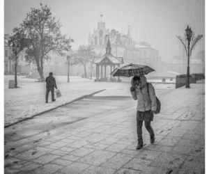 Zaśnieżony Rzeszów w czerni i bieli: Te zdjęcia są PIĘKNE! [GALERIA]