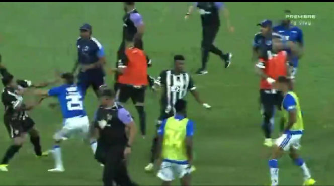 Burdy na meczu Cruzeiro - Atletico Mineiro