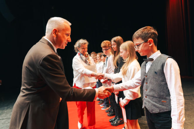 Najzdolniejsi uczniowie odebrali stypendia Prezydenta Miasta Siedlce