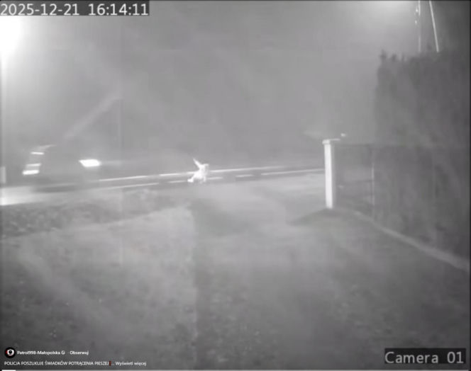 Dramat pod Krakowem. Seniorka czołgała się po jezdni, minęło ją kilkanaście samochodów