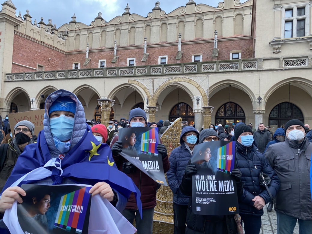 Demonstracja w Krakowie przeciwko "Lex TVN"